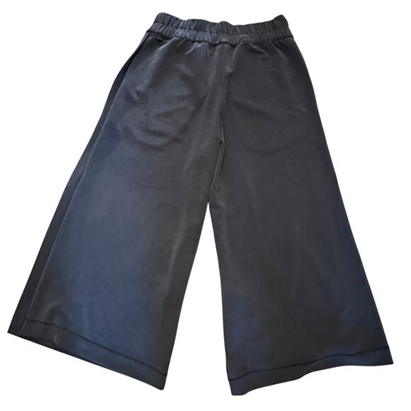 Lululemon Cupro Blend Ultra Wide-Leg Black Pants Size 8 QuietLuxury Athleisure - Picture 2 of 12